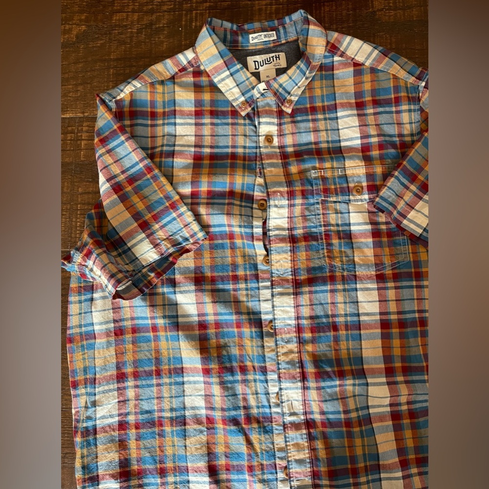 Duluth men’s shirt, size XL